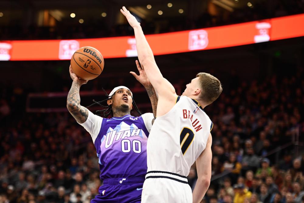 映了拉森在 映了拉森在