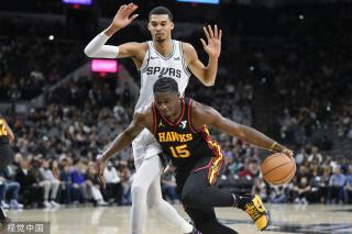 确且前瞻的 确且前瞻的