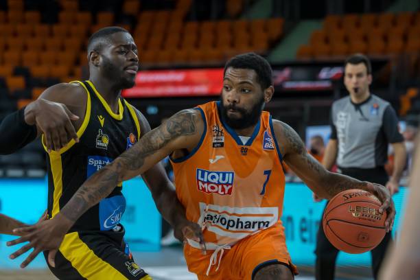 然上了口红 然上了口红