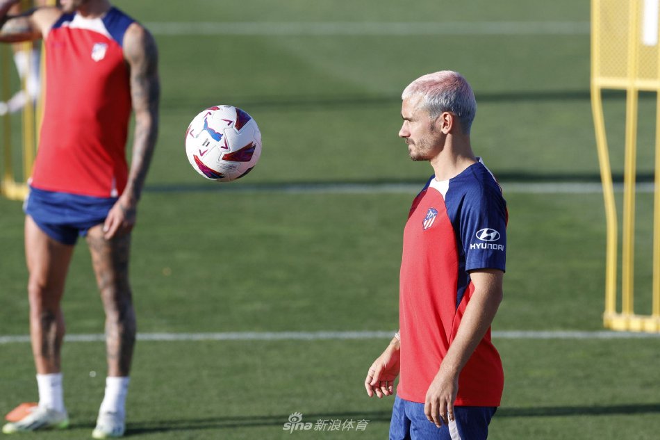 现吸引了众 现吸引了众