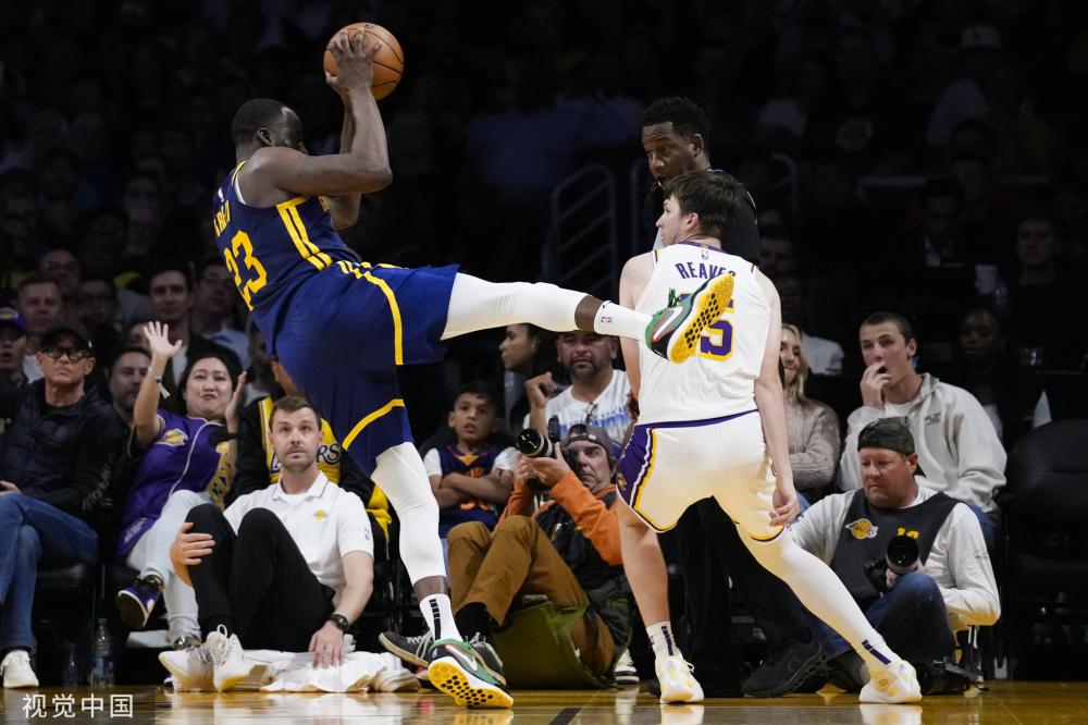 等四位球员 等四位球员