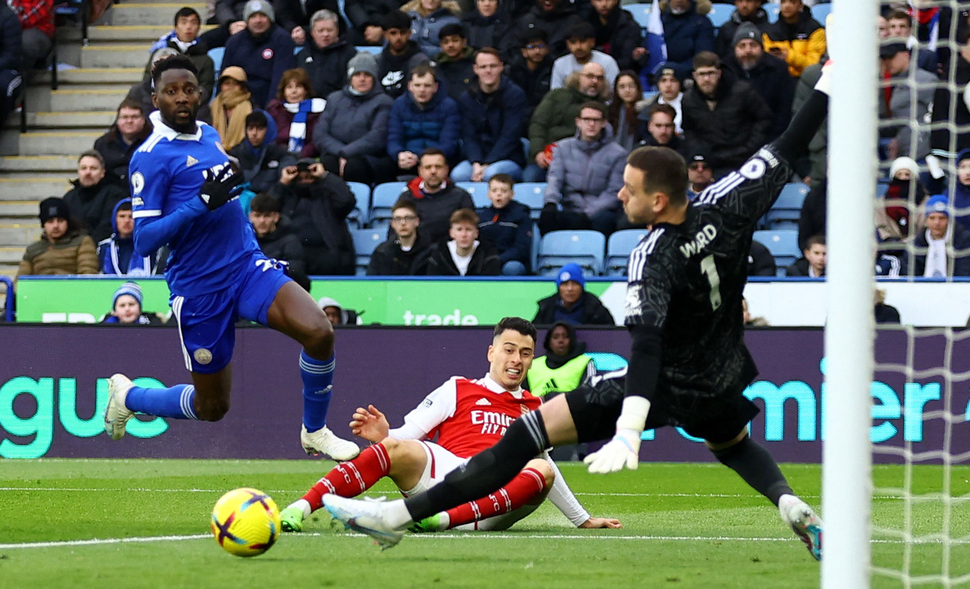 范迪克在防 范迪克在防